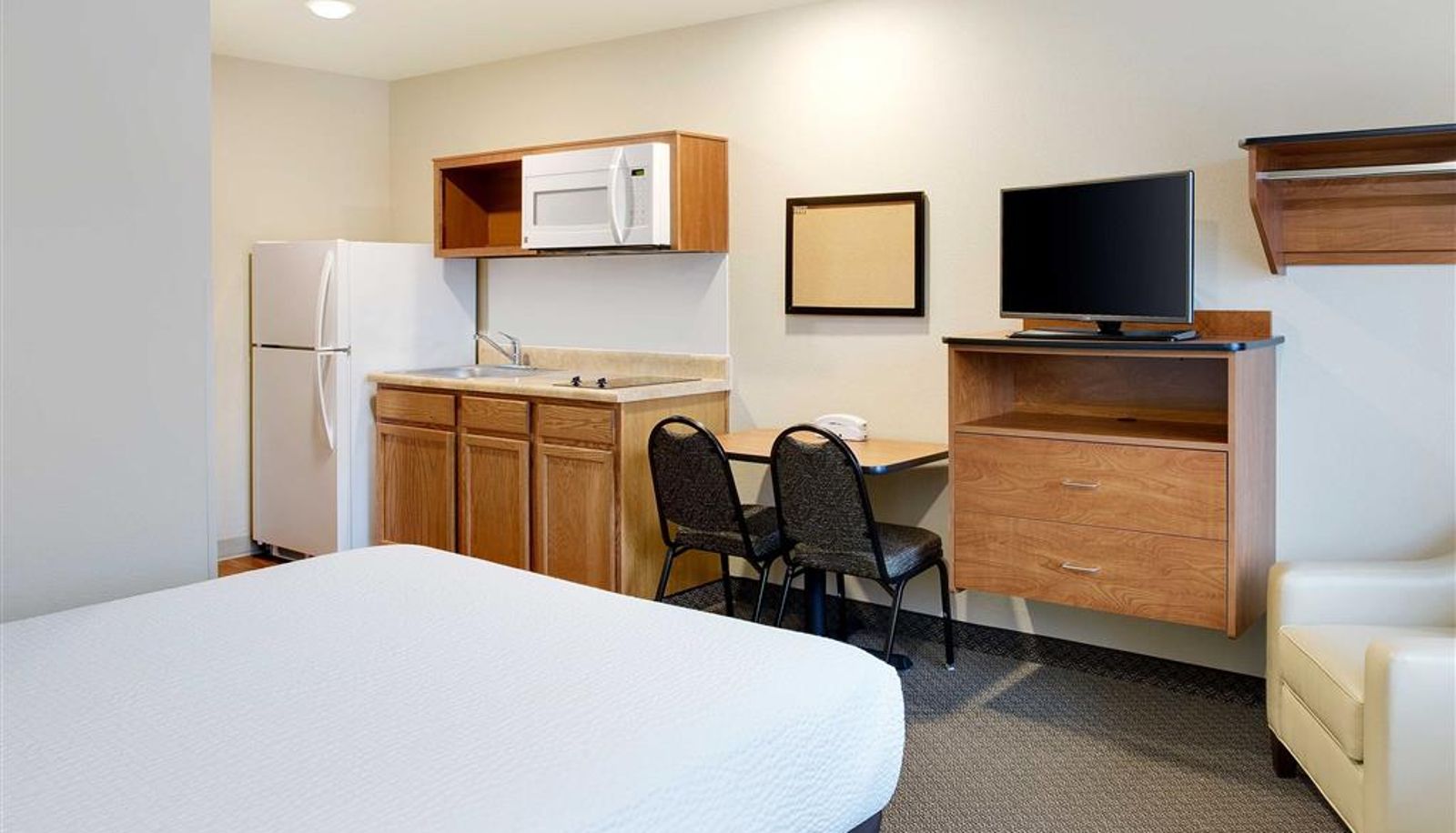 Zimmer - WoodSpring Suites Fredericksburg