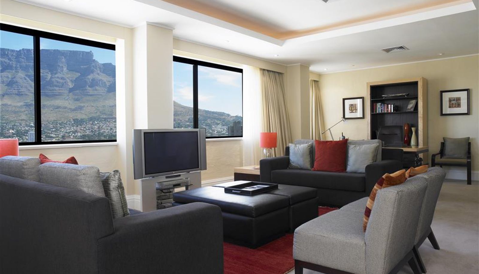 Suite - SOUTHERN SUN CAPE SUN-CAPE TOWN