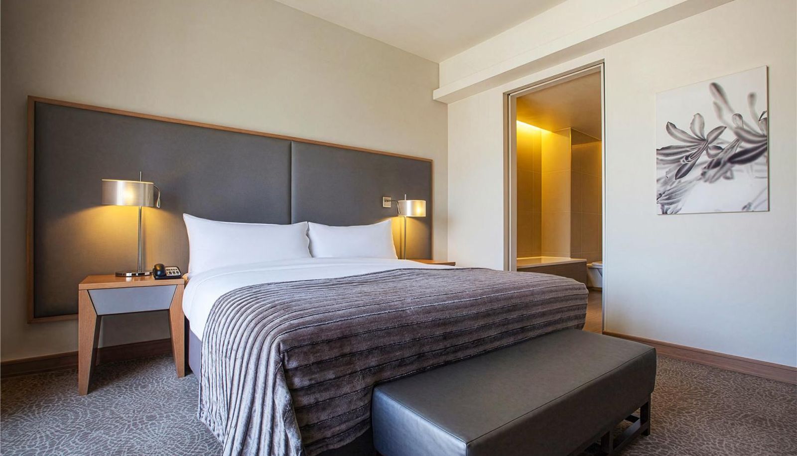Room - SOUTHERN SUN HYDE PARK SANDTON