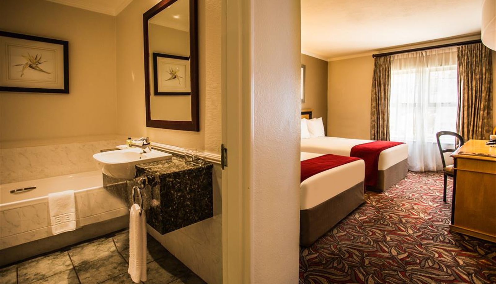 Zimmer - GARDEN COURT MORNINGSIDE SANDTON