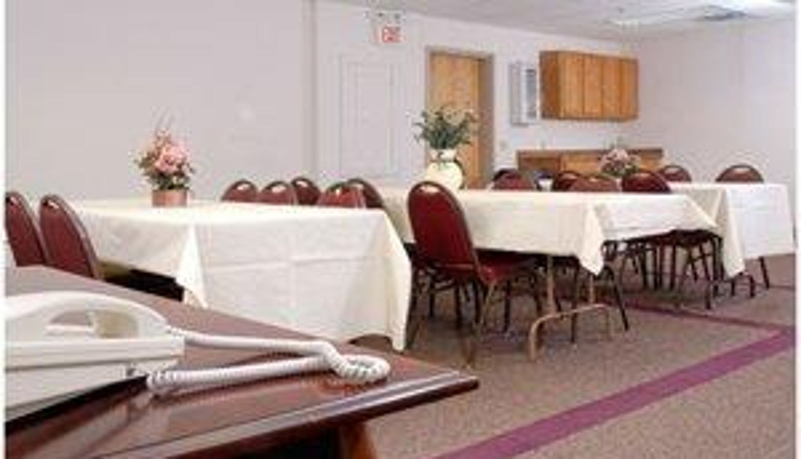 Konferenzraum - WATSONS REGENCY SUITES