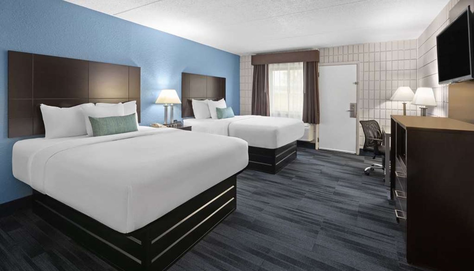 Room - MO Baymont Inn and Suites by Wyndham Farmington