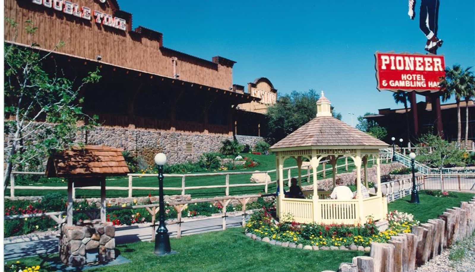 Außenansicht - Pioneer Hotel And Gambling Hall