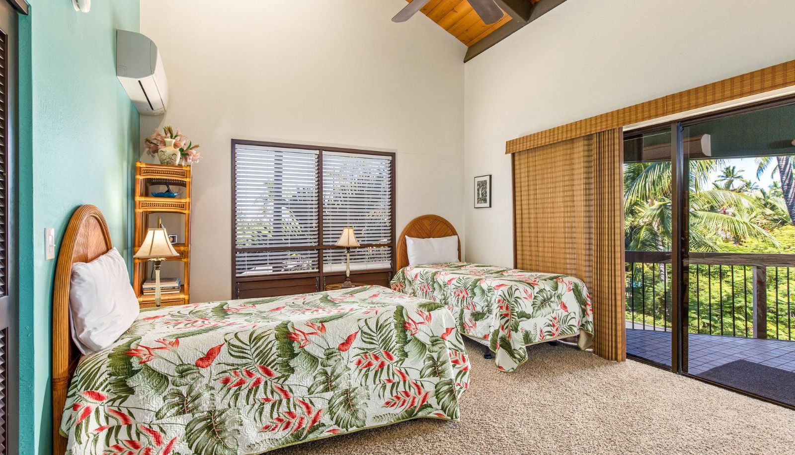 Room - Kanaloa at Kona by Castle
