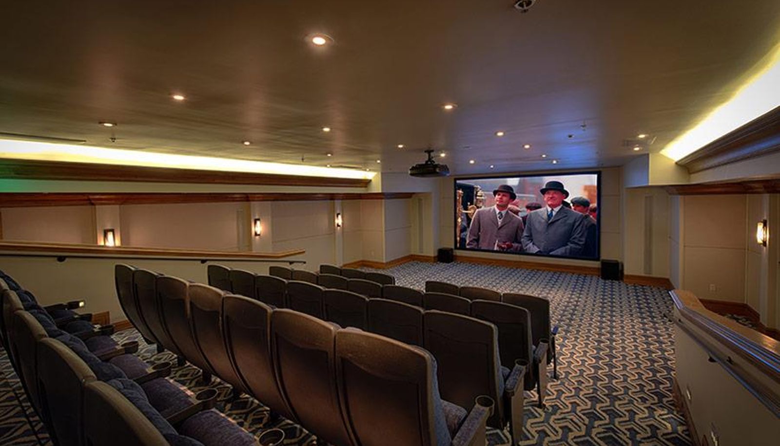Interior view - Shore Lodge
