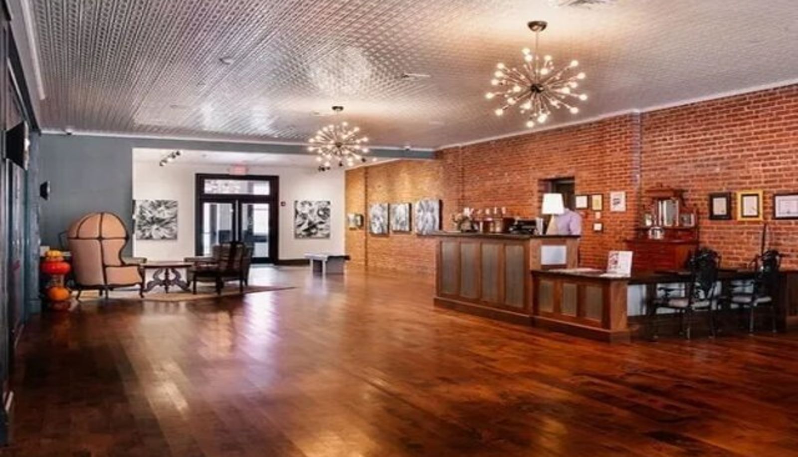 Hall - Hotel on North