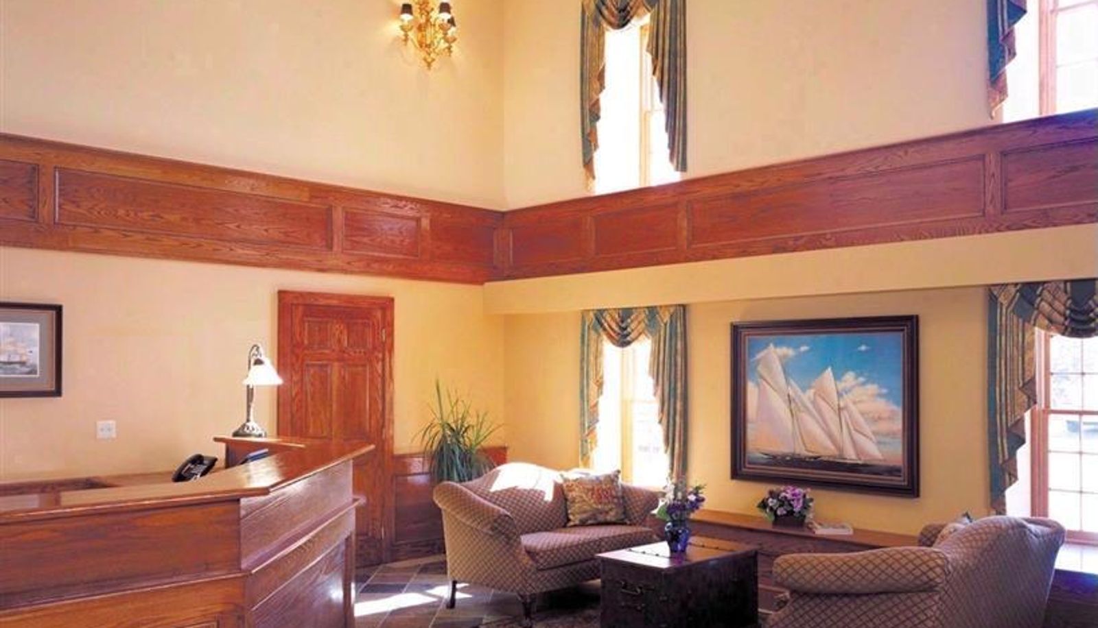 Lobby - Bristol Harbor Inn
