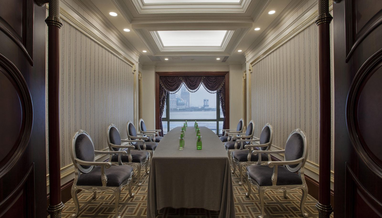 Conference room - THE RESIDENCE ON RIVERS EDGE SHANGHAI