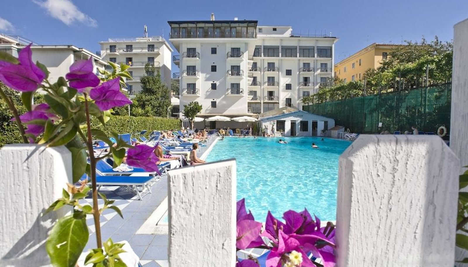 Zewnętrzna część hotelu - GRAND HOTEL FLORA