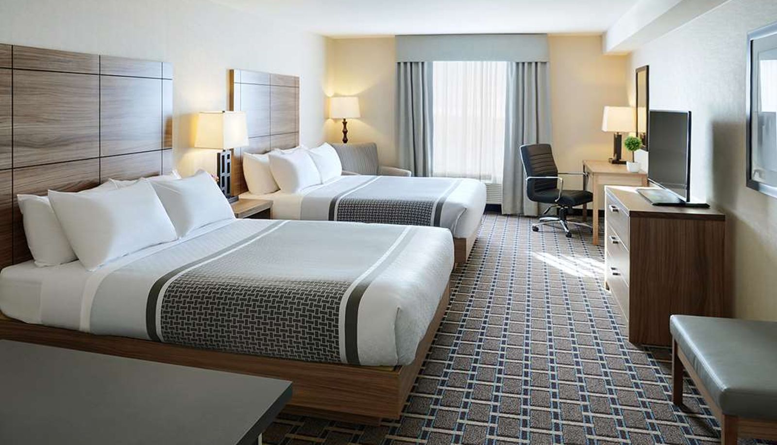 Zimmer - Pomeroy Inn & Suites Vermilion