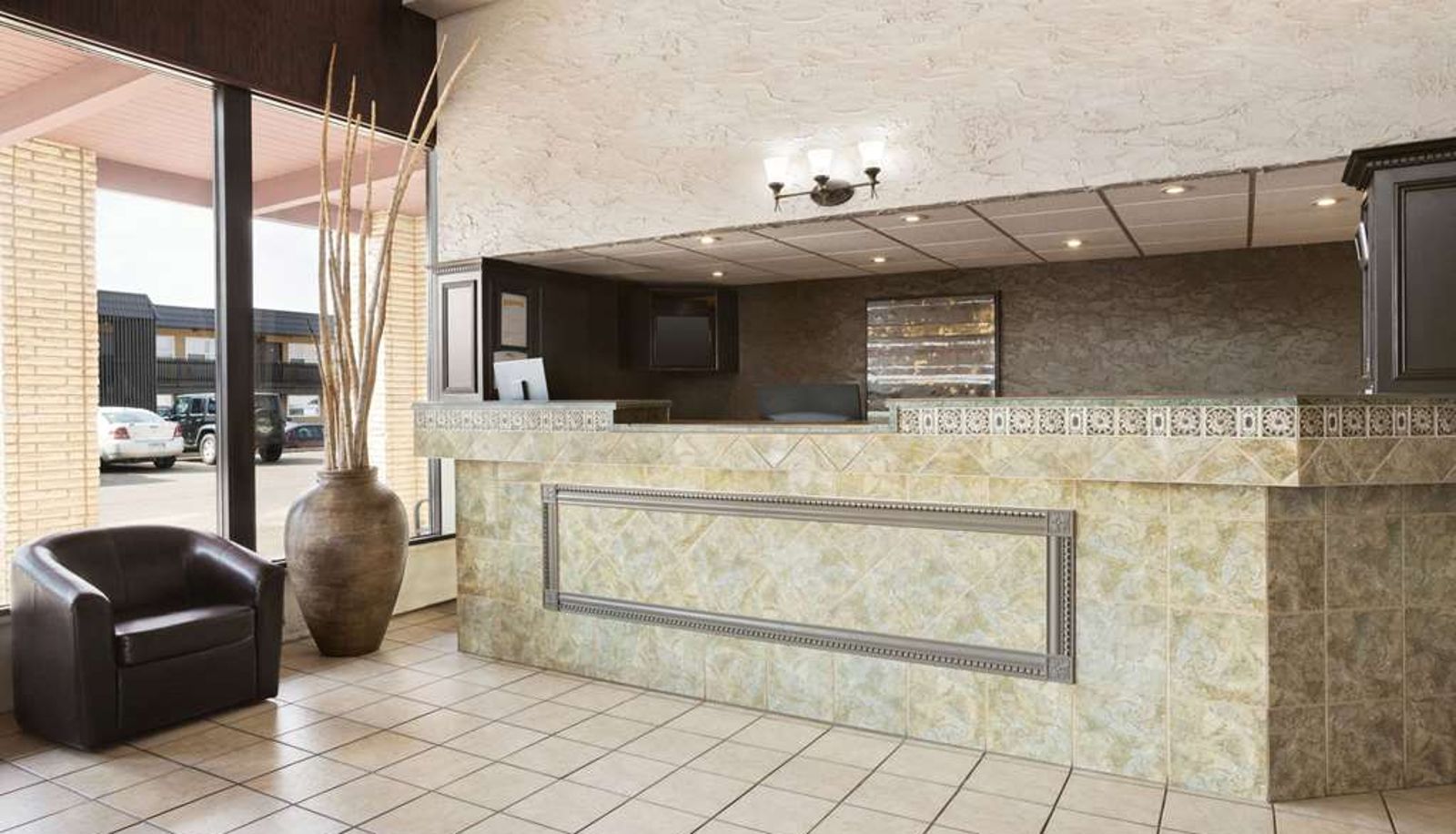 Lobby - Baymont by Wyndham Medicine Hat