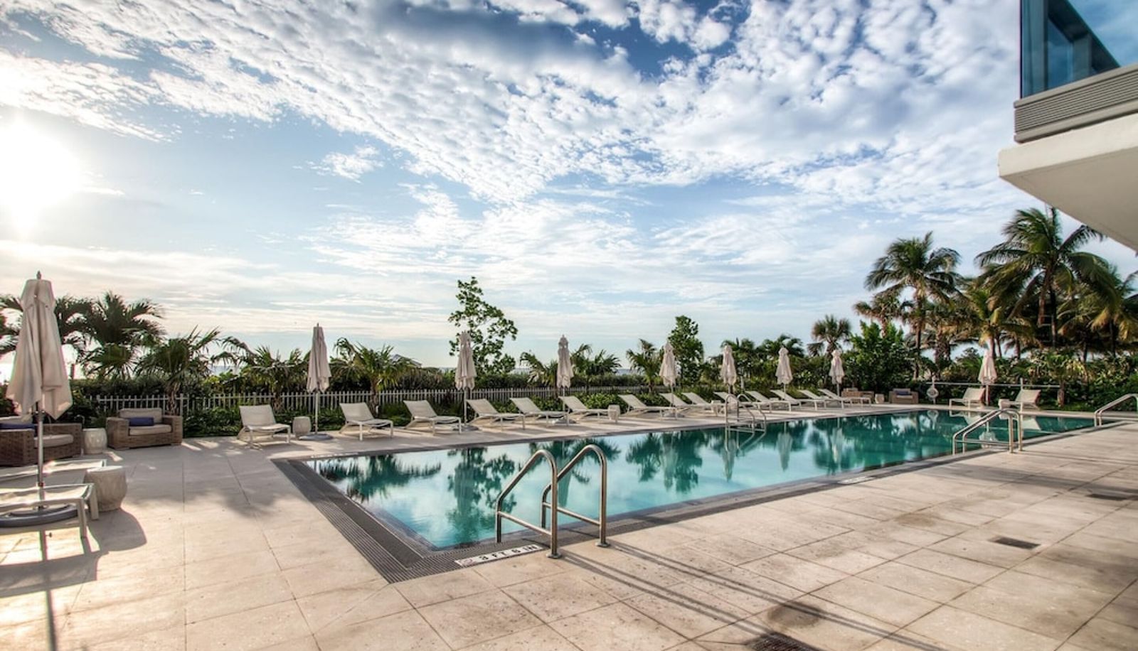Piscine - CHURCHILL SUITES MONTE CARLO MIAMI BEACH