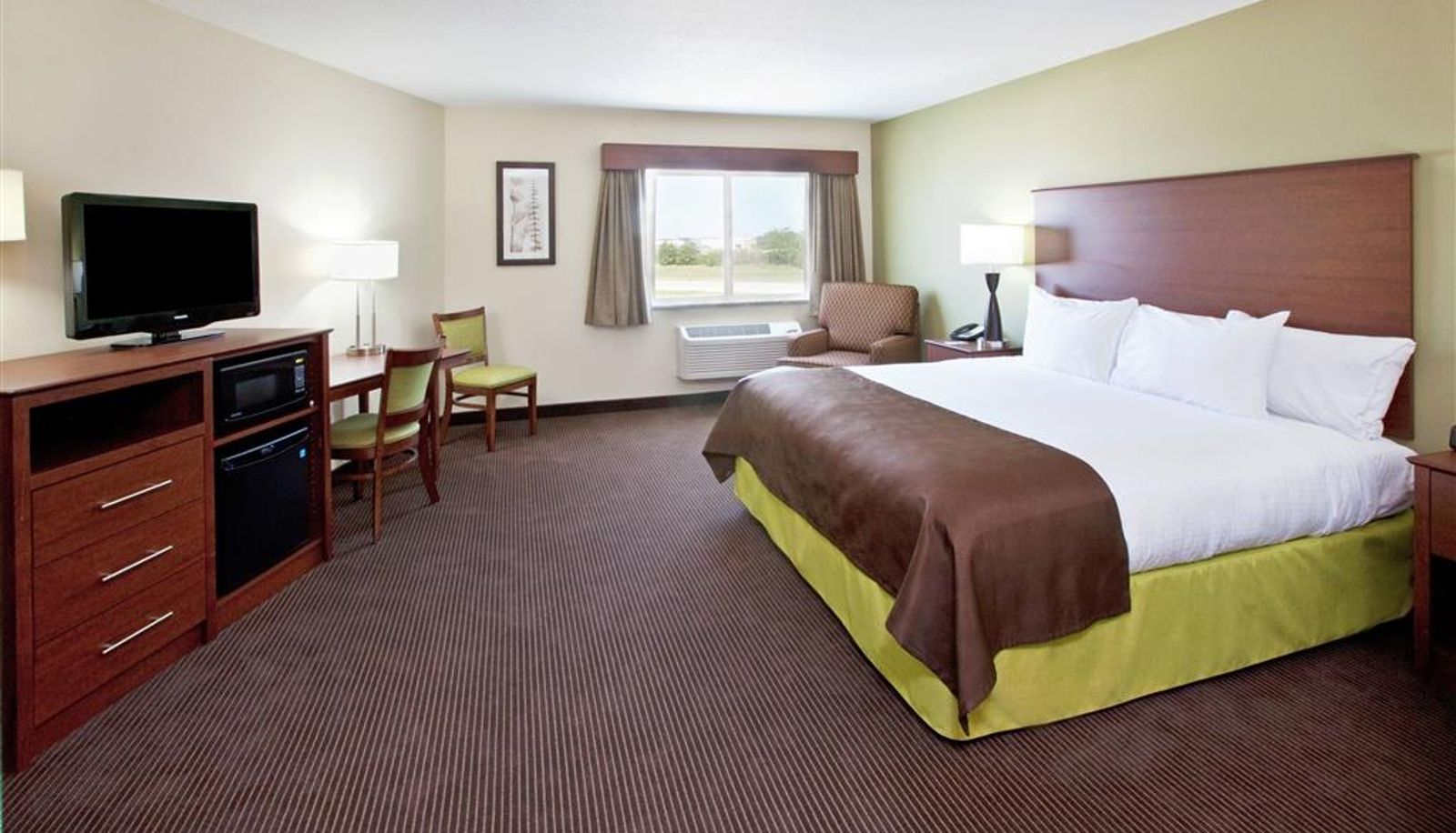 Room - AmericInn by Wyndham Osage