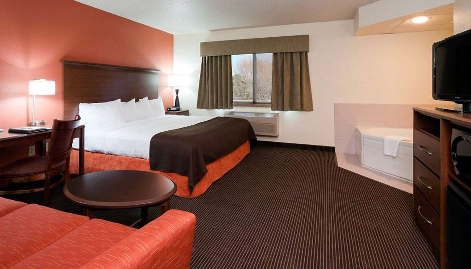 Zimmer - AmericInn by Wyndham Manitowoc