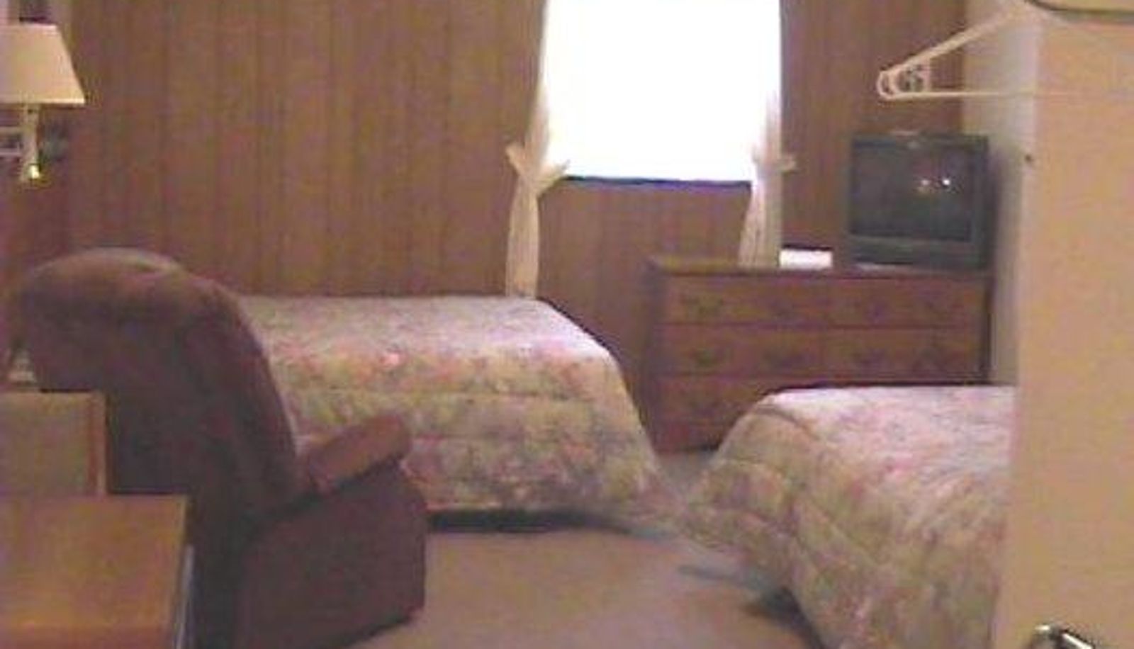 Room - Riverbend Lodging