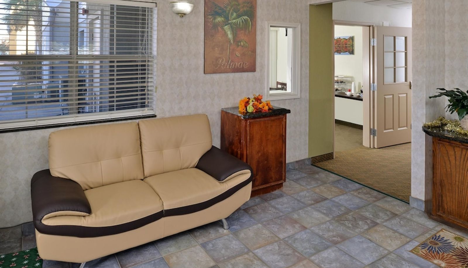 Sala - Americas Best Value Inn & Suites Winnie