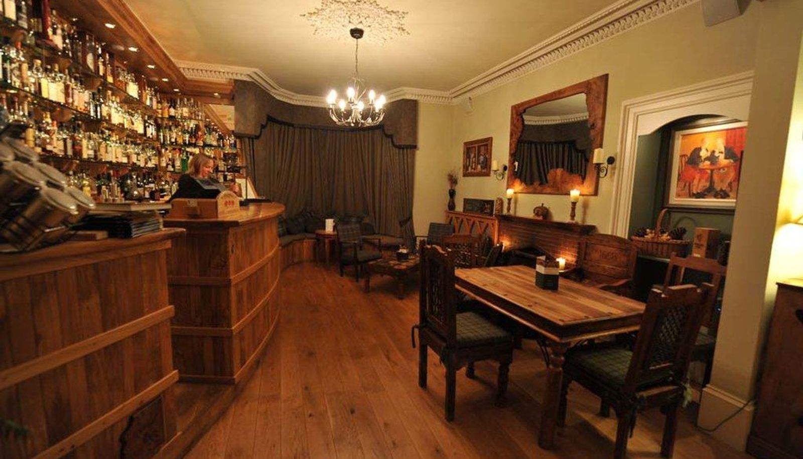 Bar - Poppies Hotel