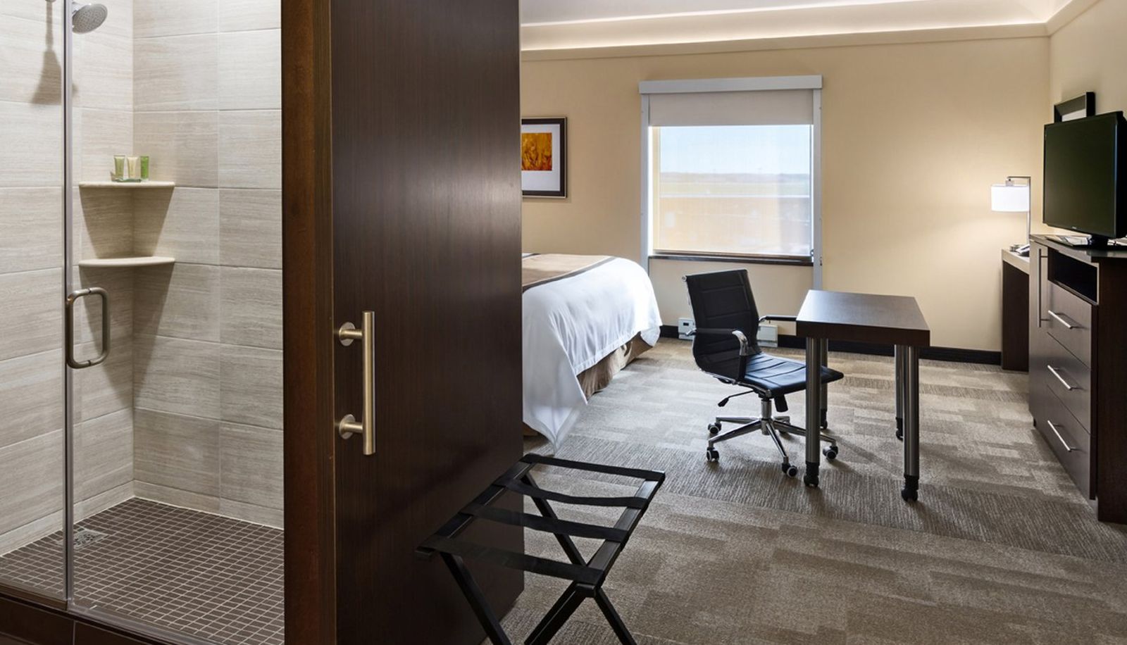 Room - AeroStay Hotel