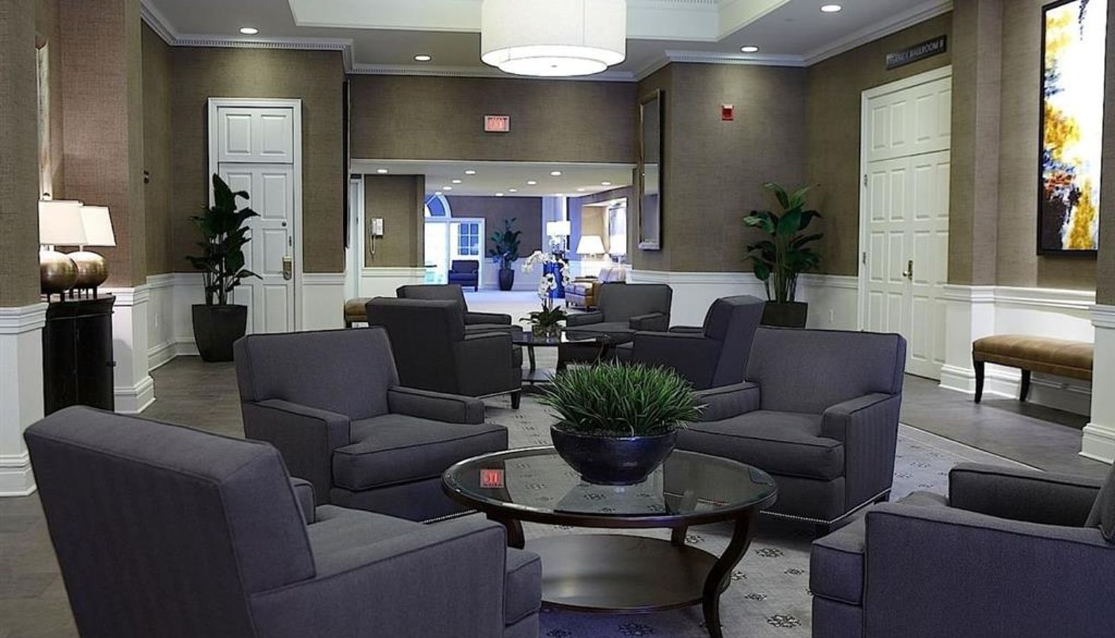 Hall - Ethan Allen Hotel