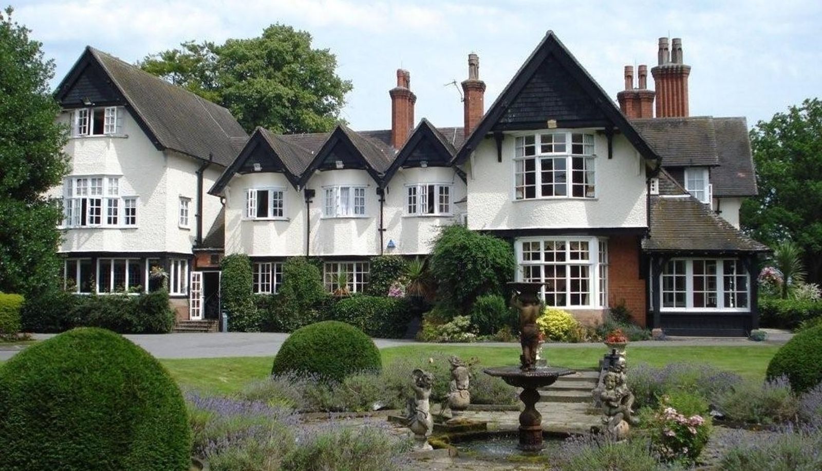 Información - Mere Court Hotel and Conference Centre