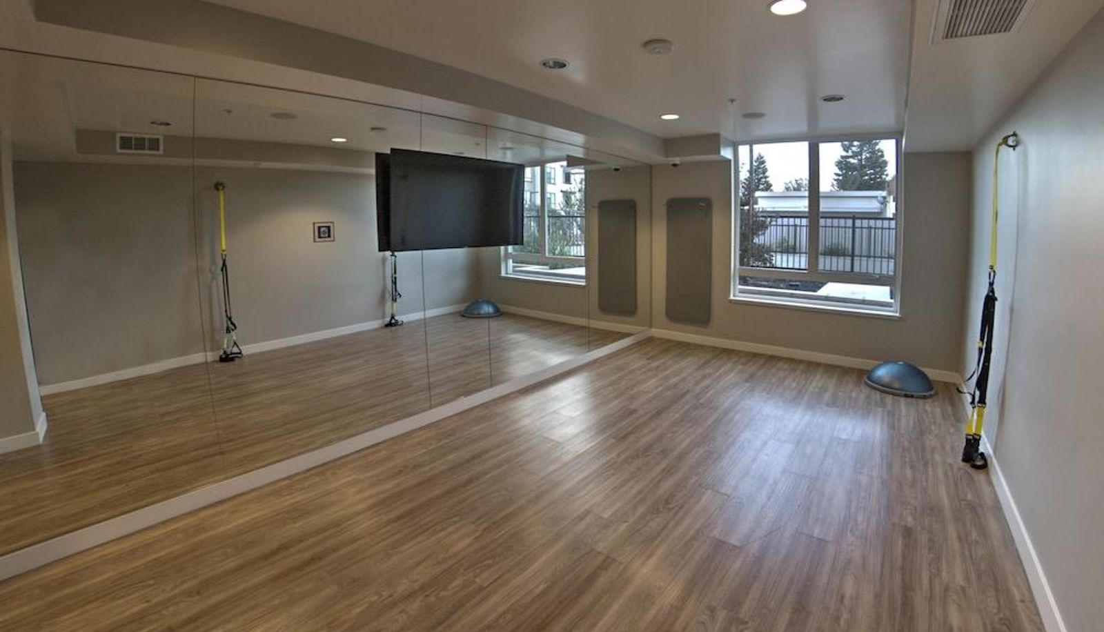 Salle de fitness - Oakwood Mountain View