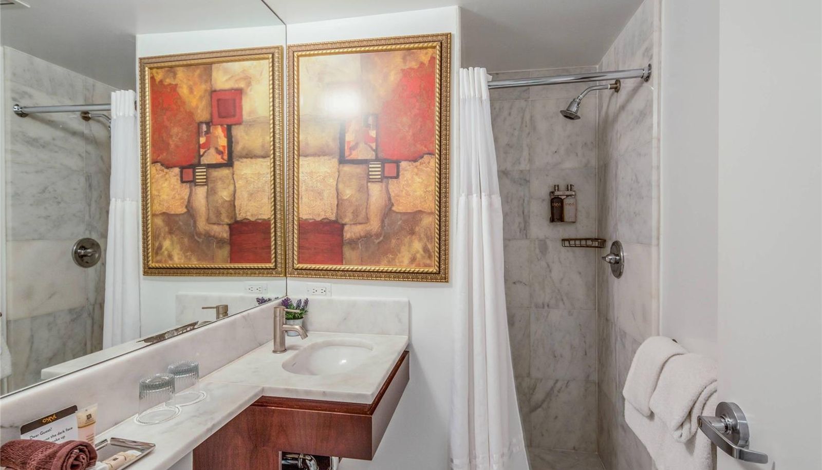 Suite - Blue Angel Hotel NYC an Ascend Collection Hotel