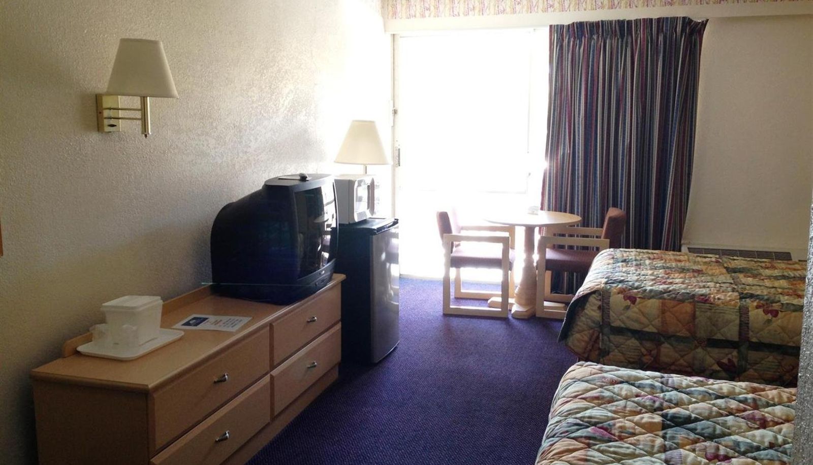 Zimmer - Americas Best Value Inn Sarasota Downtown