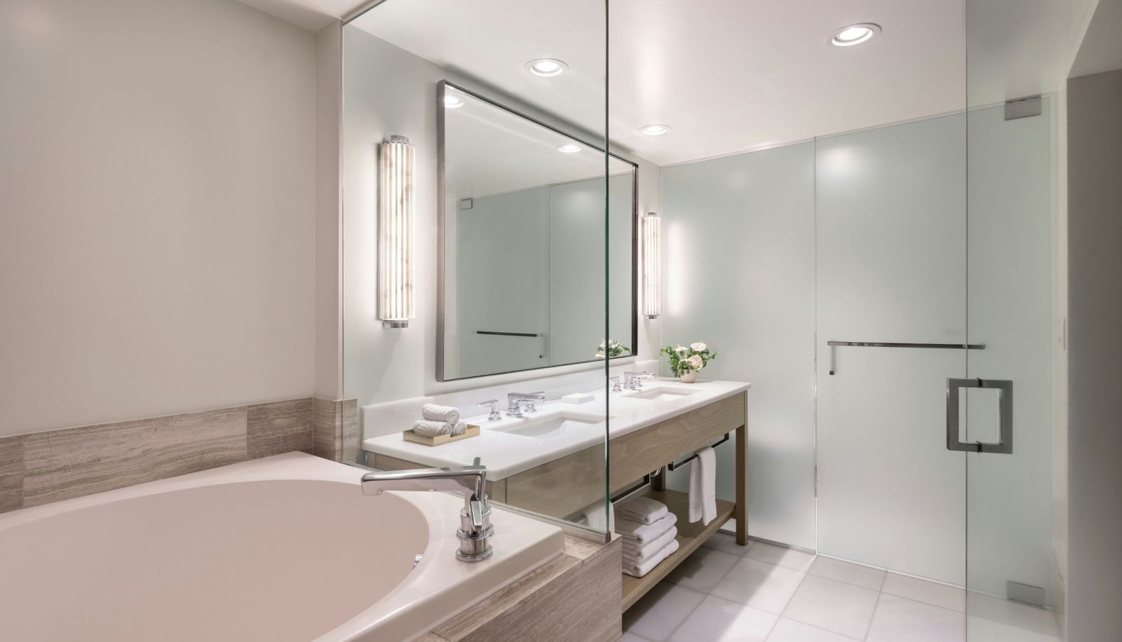 Room - The Ritz-Carlton Residences Waikiki Beach