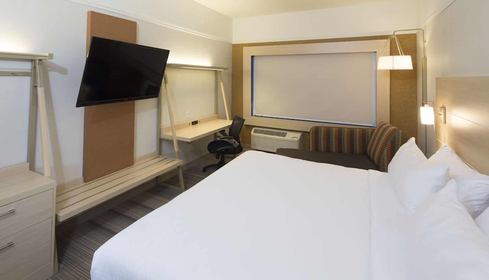 Standardzimmer - Holiday Inn Express & Suites ALPENA - DOWNTOWN by IHG