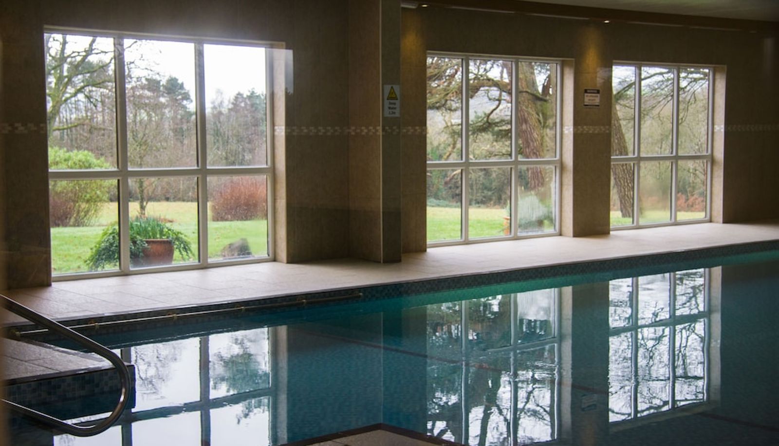 Piscina - Miskin Manor Hotel And Health Club Country Hotel