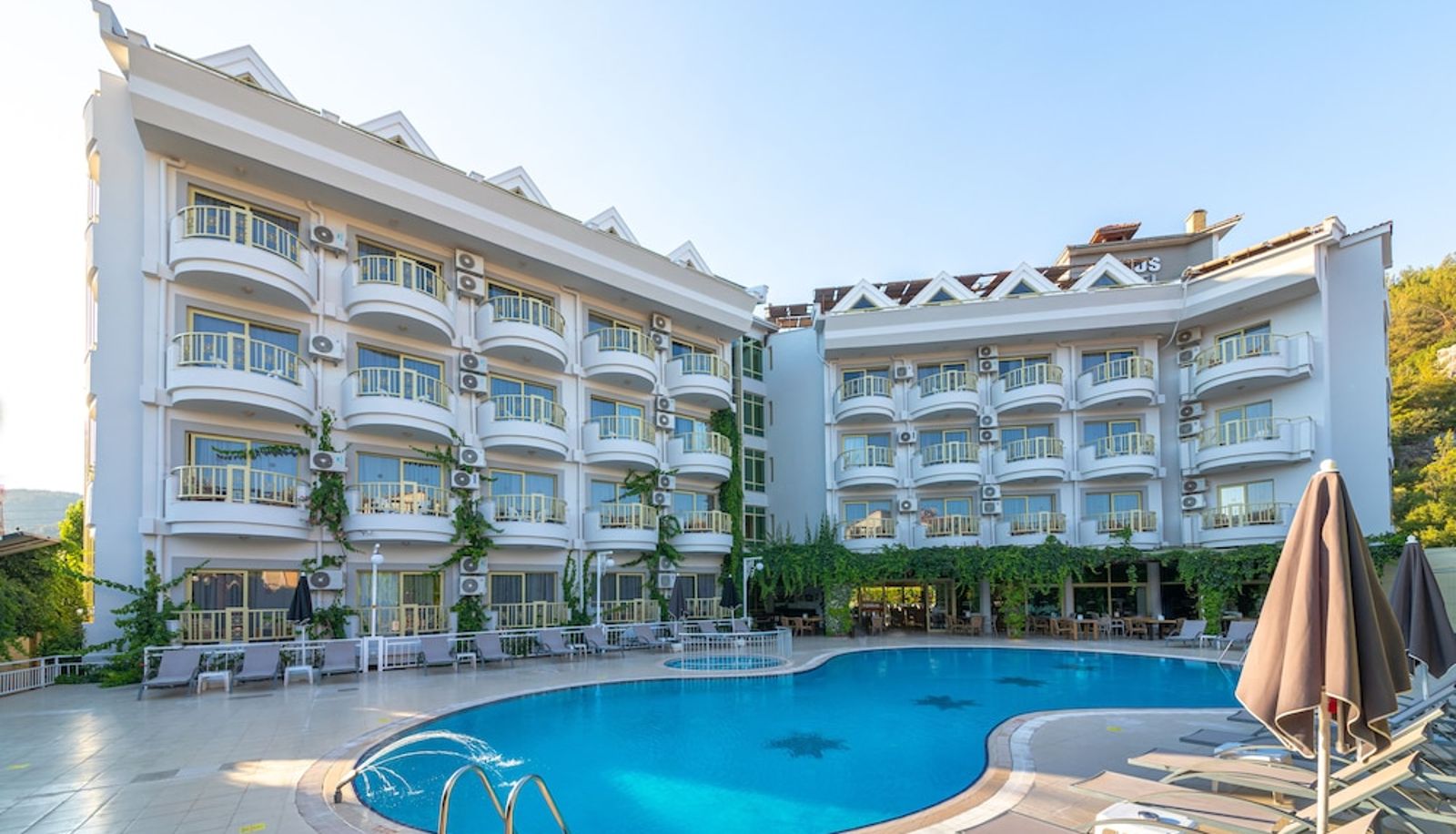 Pool - Grand Hotel Faros