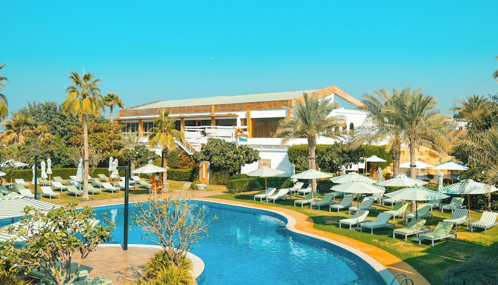 Basen - Dubai Marine Beach Resort & Spa