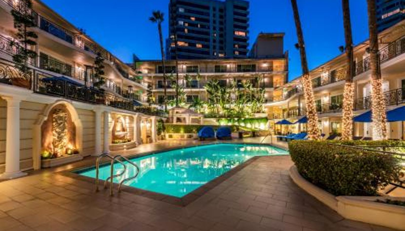 Pool - Beverly Hills Plaza Hotel & Spa