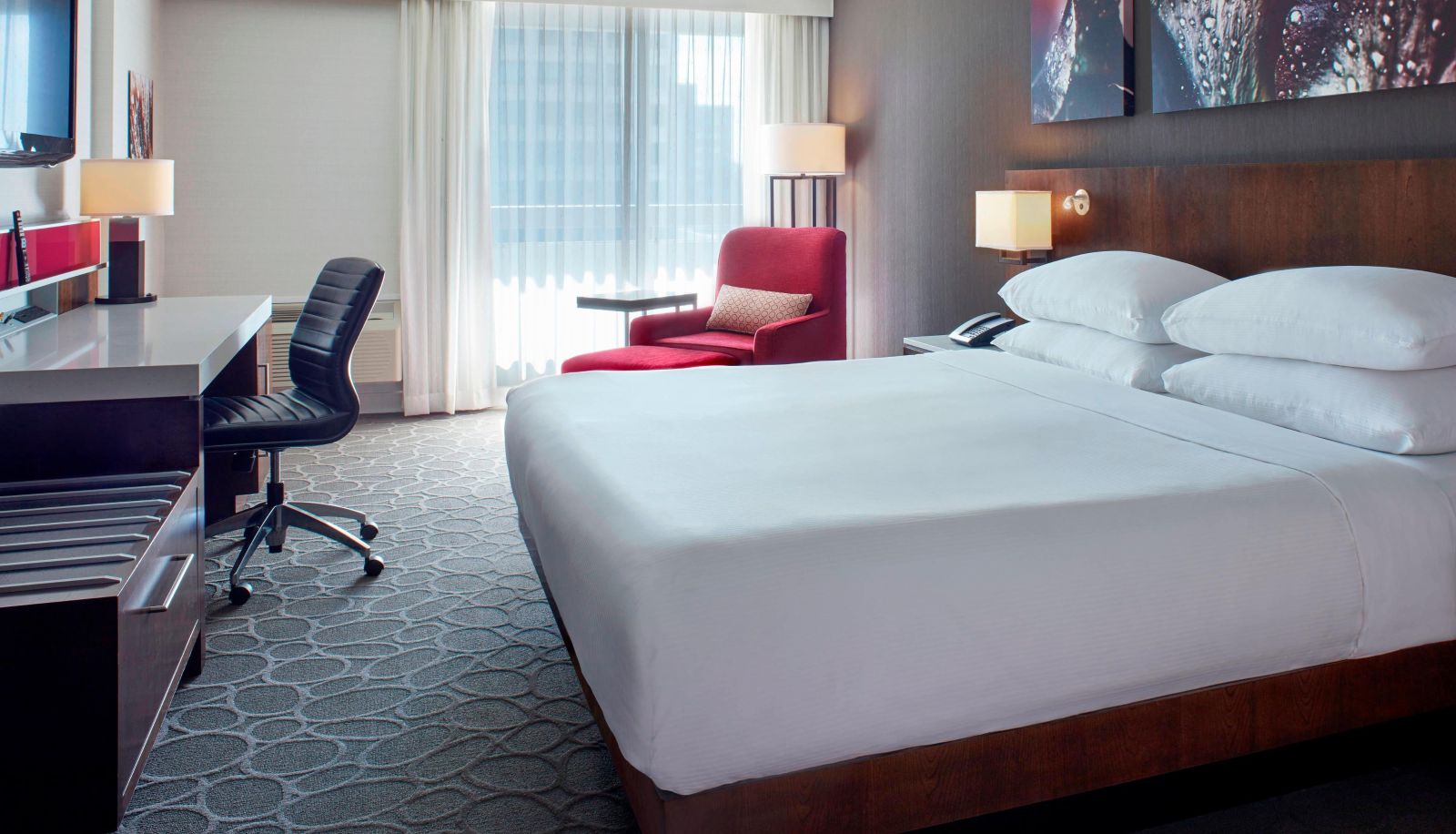 Room - Delta Hotels by Marriott Winnipeg