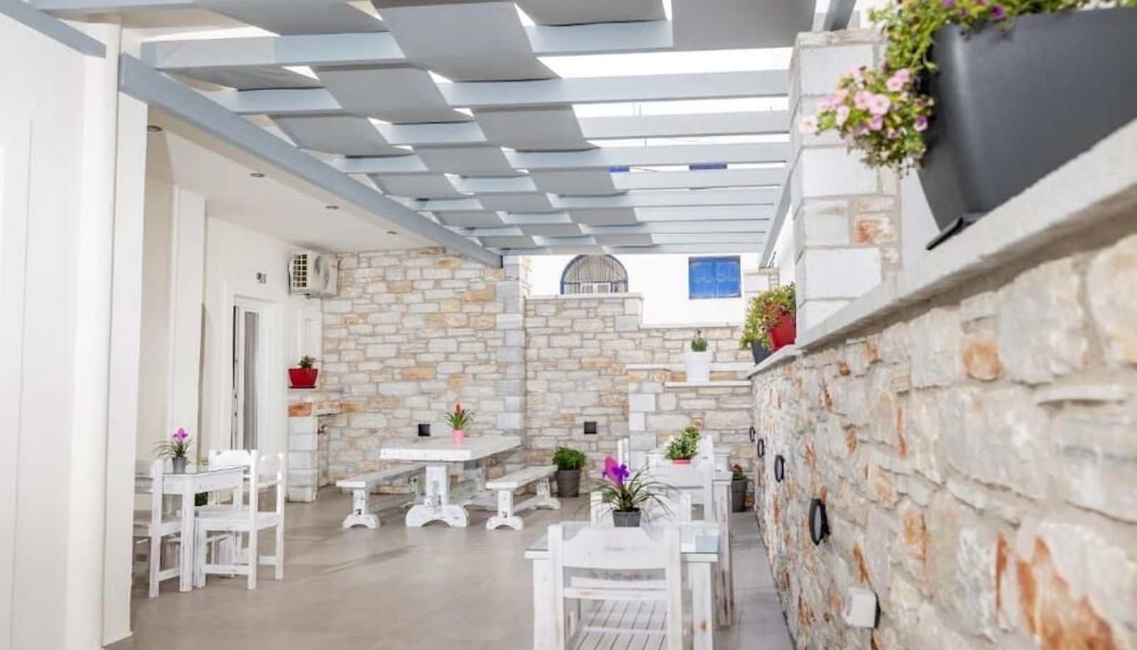 Reception - Katerina Roza Studios - Heartfelt Hospitality in the City