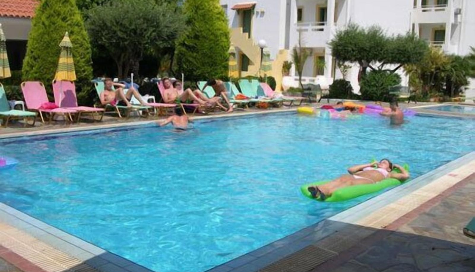 Basen - Nikolas Villas Apartments