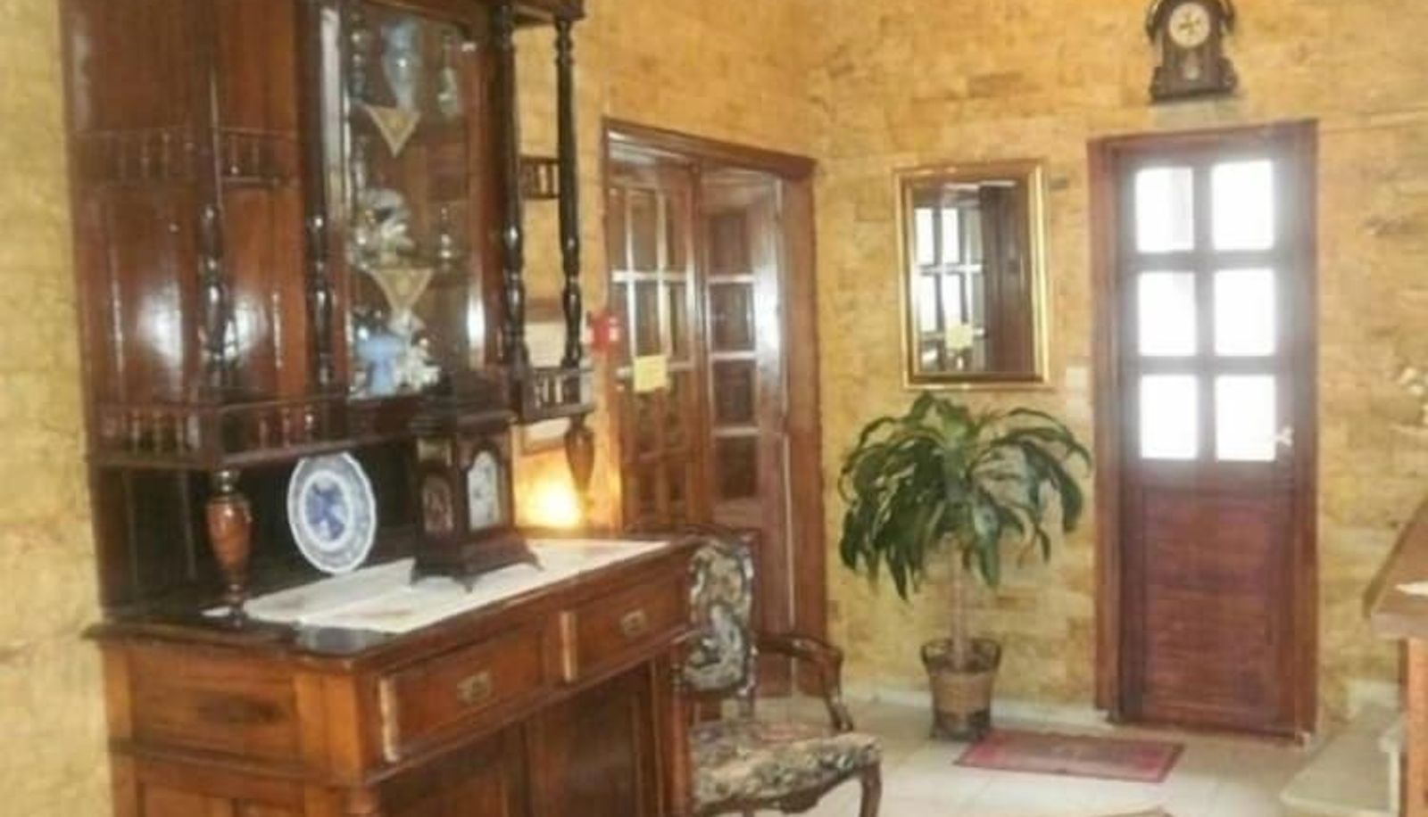 Hall - Regina Hotel