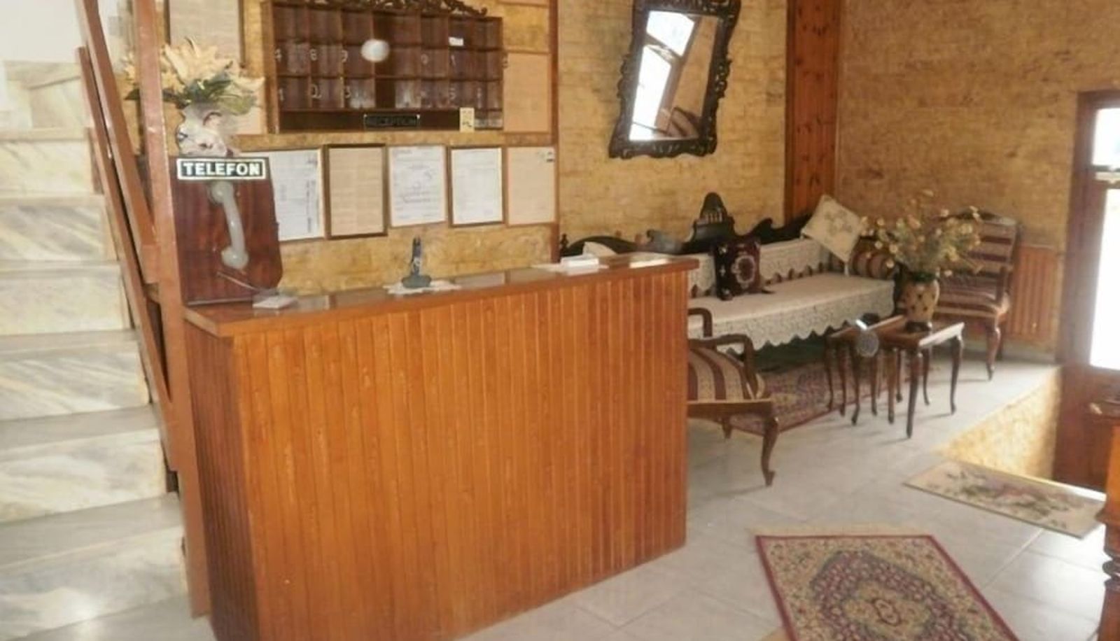 Hall - Regina Hotel
