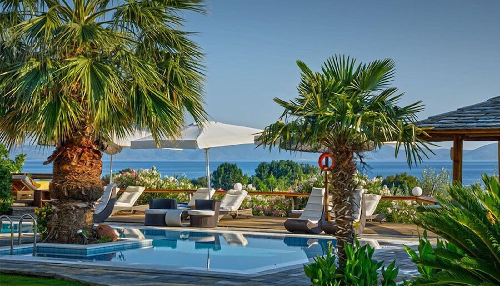 Pool - Iakovakis Suites & Spa