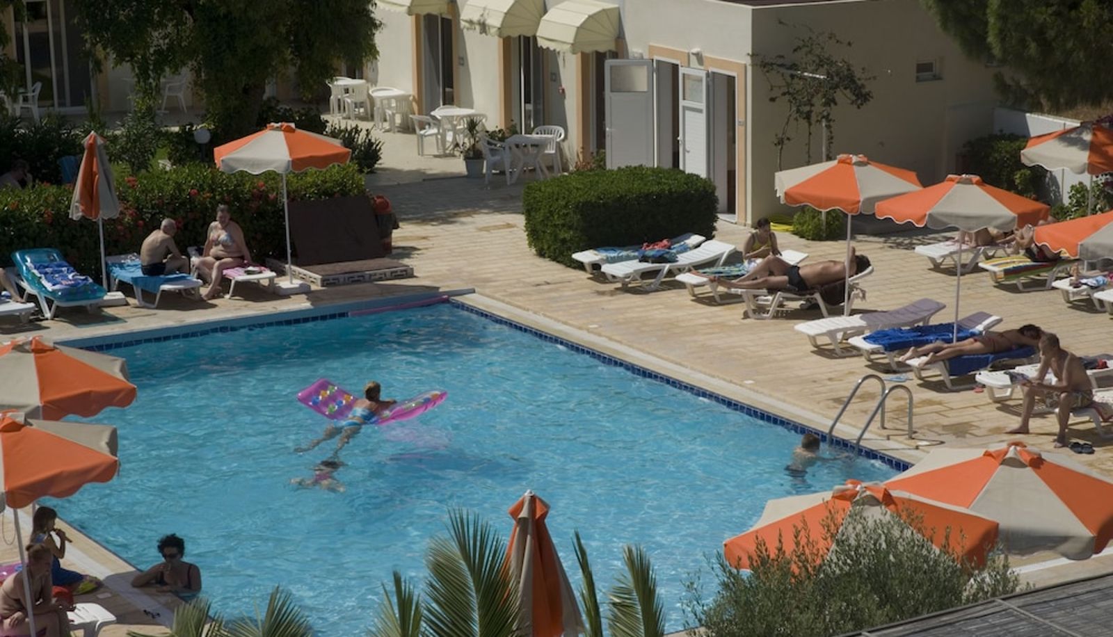 Zwembad - Meliton Hotel
