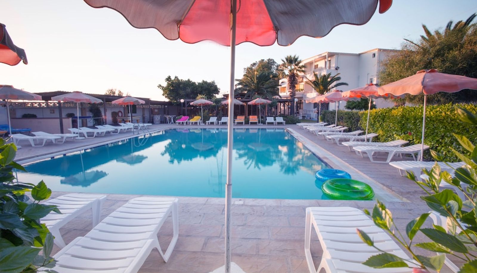 Zwembad - Meliton Hotel