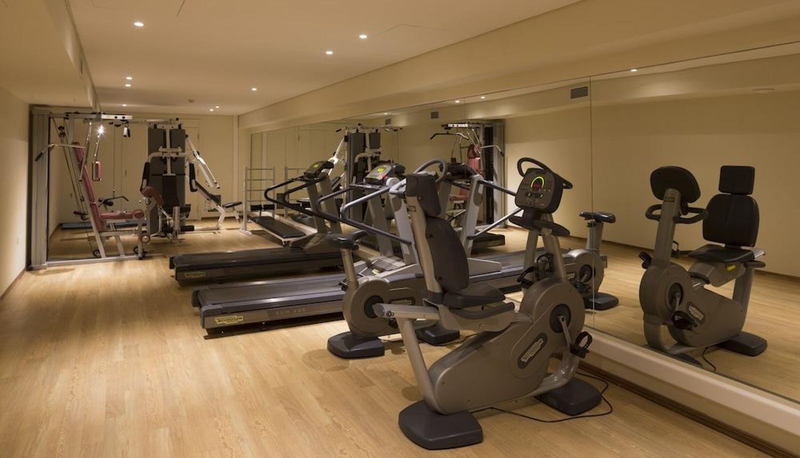 Fitnessraum - Elatos Resort & Health Club