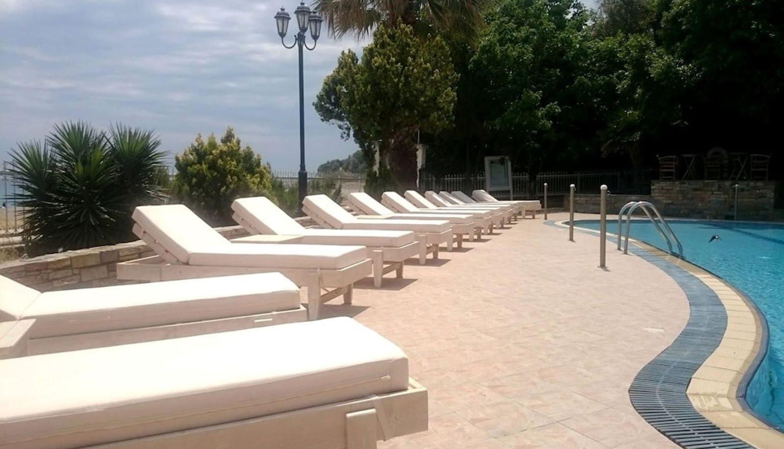 Pool - Golden Beach Agiocampos Hotel