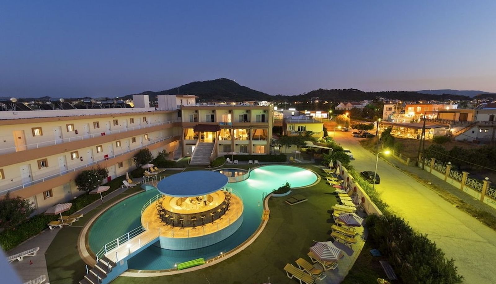Zwembad - Bayside Hotel Katsaras