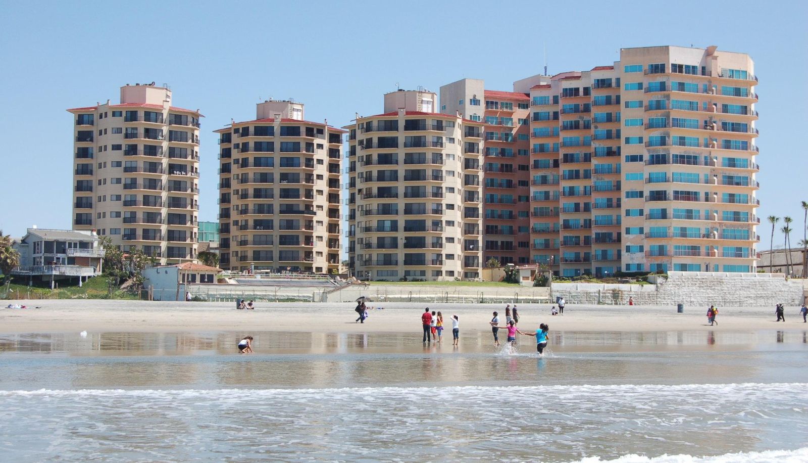 Widok - Rosarito Inn Condominium Hotel Suites