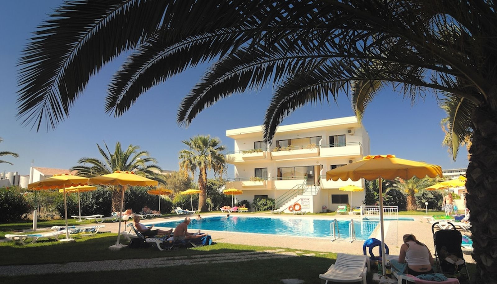 Piscina - Anita Apart-Hotel
