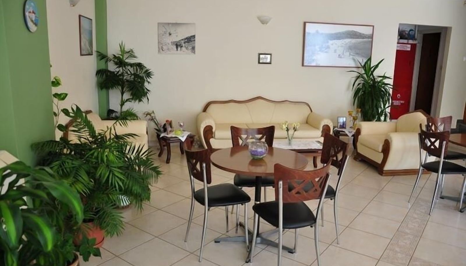 Hall - Nora Hotel