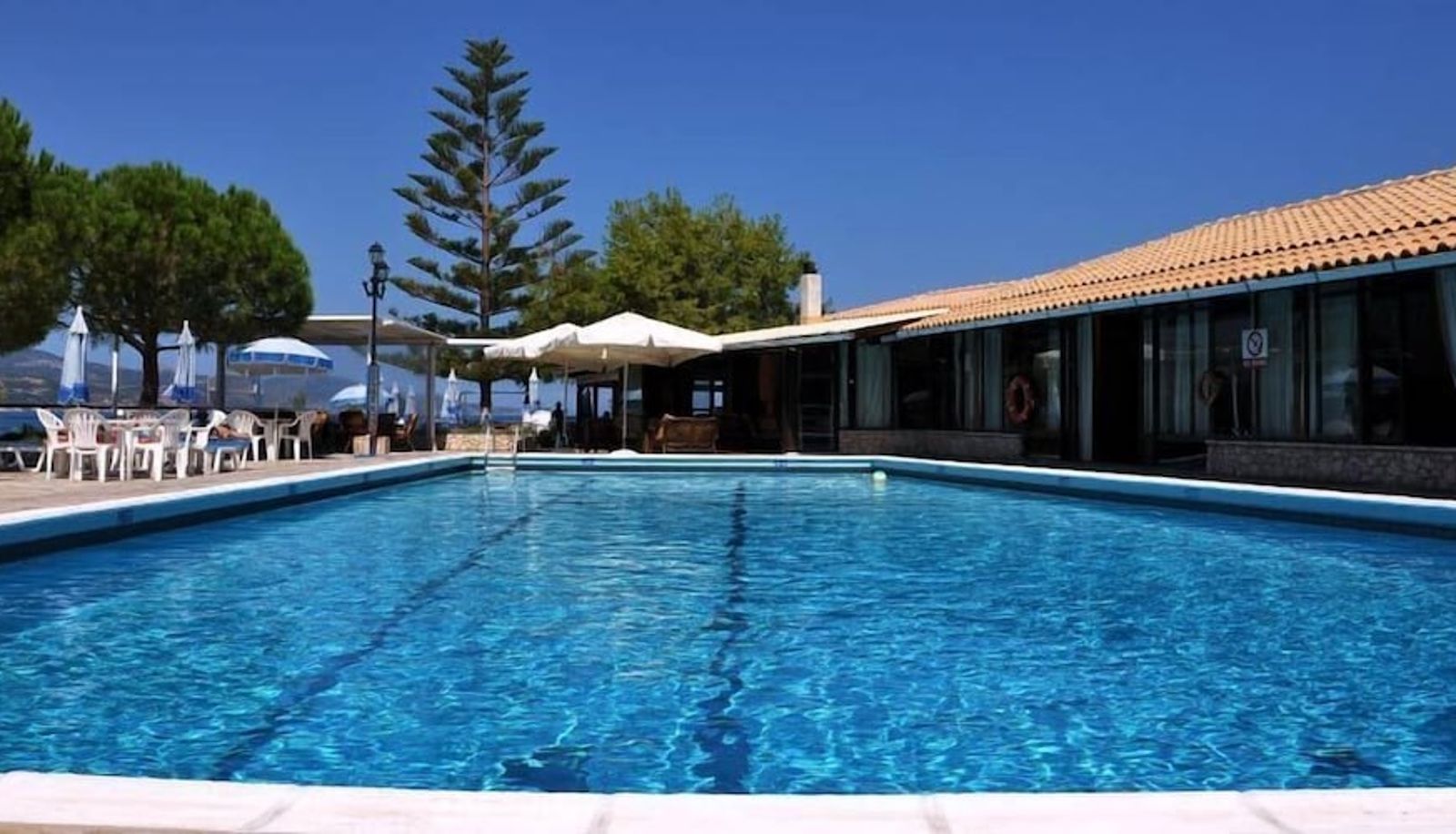 Pool - Valais Hotel
