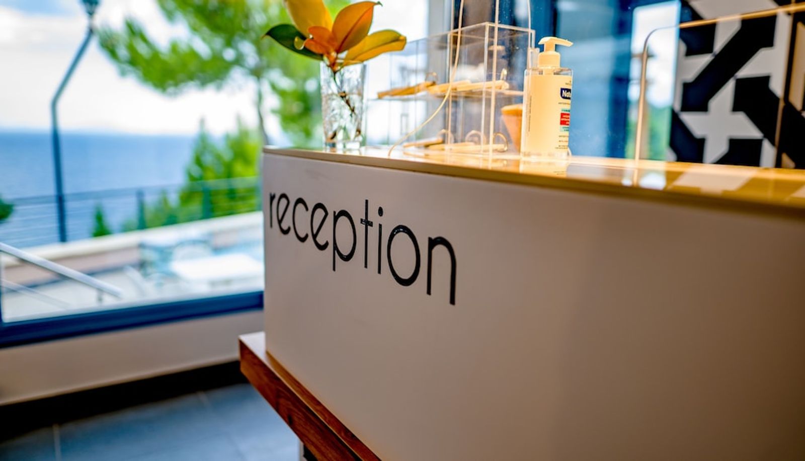 Rezeption - Xenia Residence & Suites