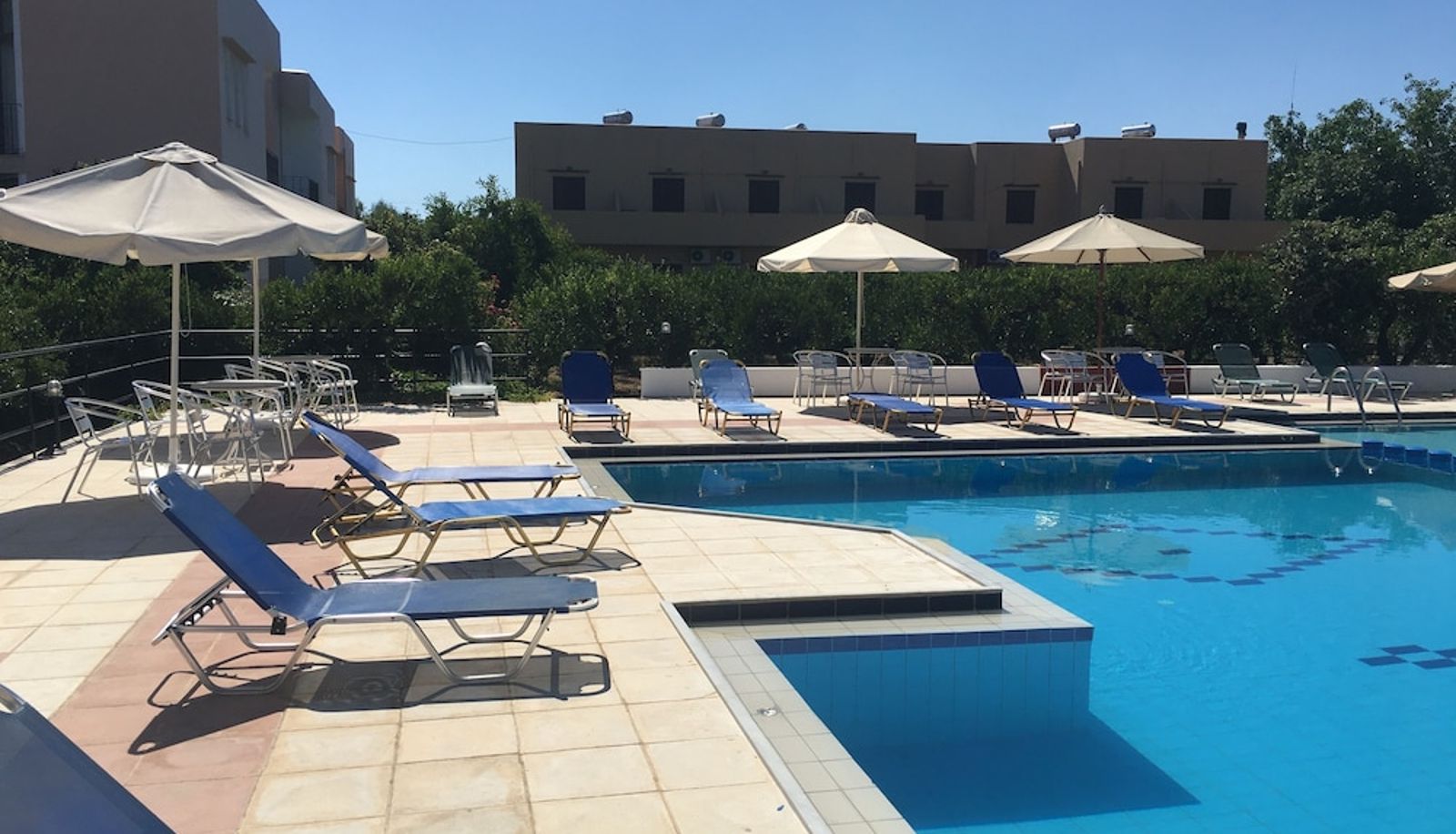 Piscina - Oasis Guesthouse